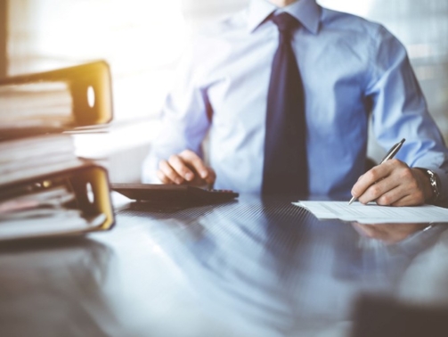 Doorgeefluik bij fraude: geen aftrek, wel afdracht
